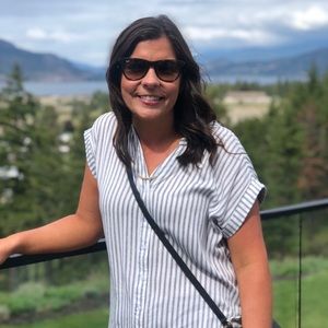 Meet your Posher, Daphne